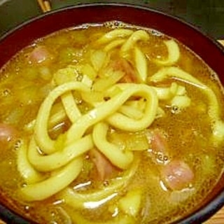 無水鍋で作るソーセージのカレーうどん